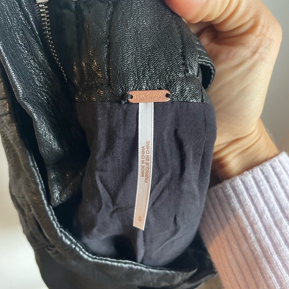 Free People NWT Payton Paperbag Black Faux Leather Textured Mini Skirt 0 -J - Picture 5 of 8